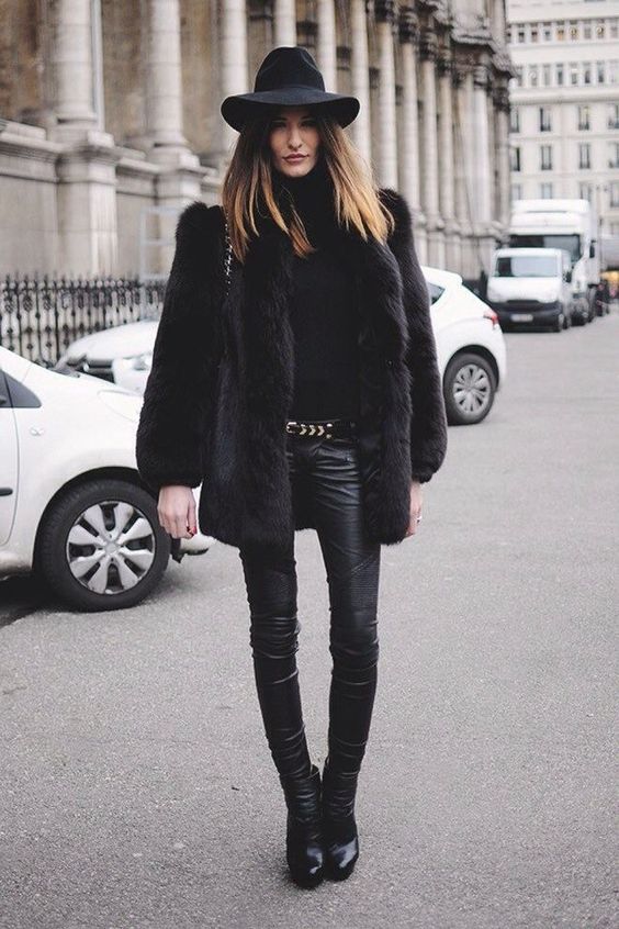 Pantalones de cuero con botas